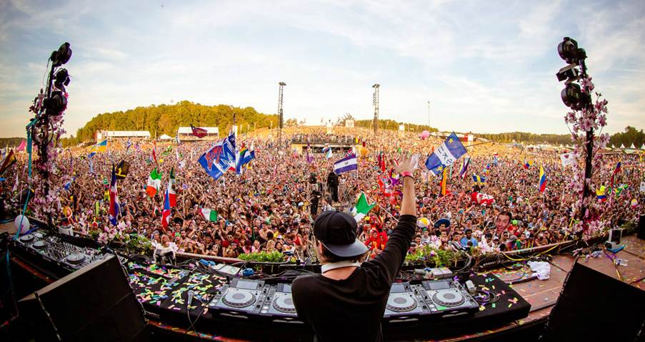 How to Become a Successful DJ